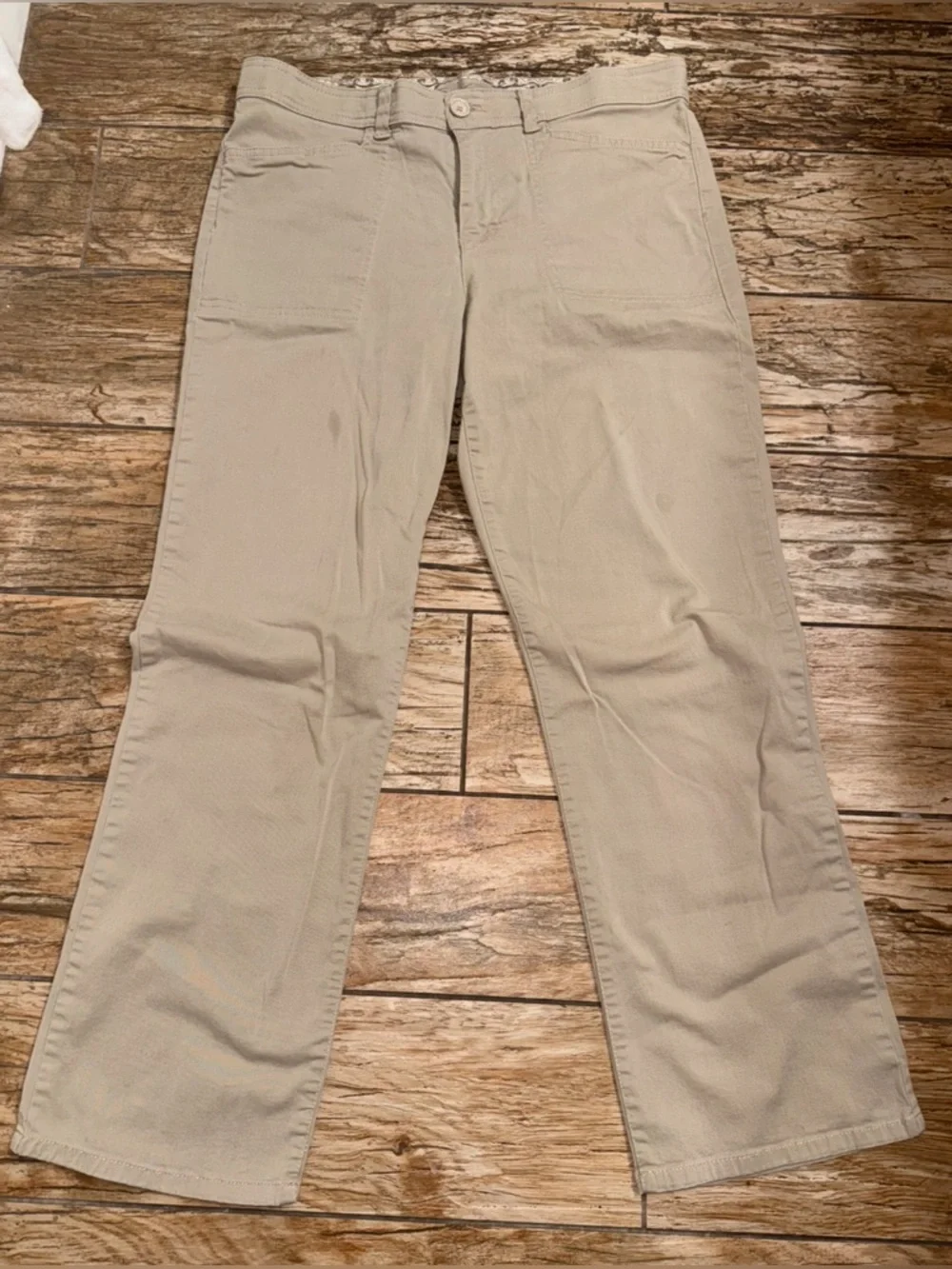 Gloria Vanderbilt Olive Knit Top with Beige Wide-Leg Jeans - Picture 3 of 6